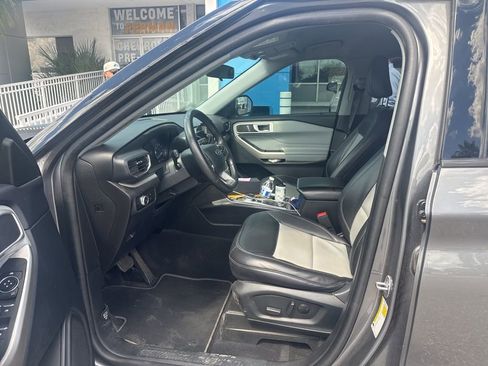 Used 2023 Ford Explorer XLT w/ Equipment Group 202A image 23