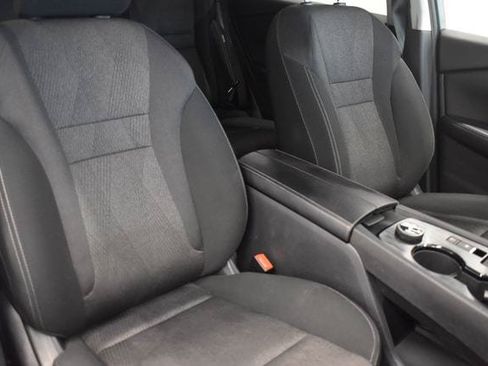 Used 2025 Nissan Rogue SV AWD/4WD image 6