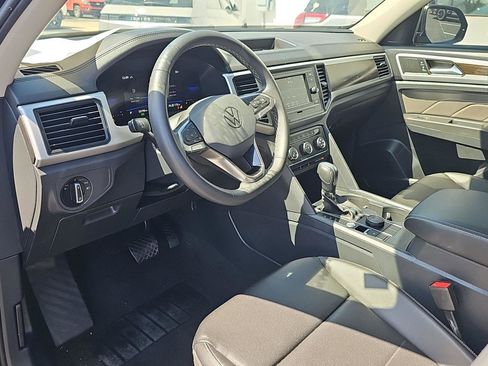 Used 2023 Volkswagen Atlas SE image 7