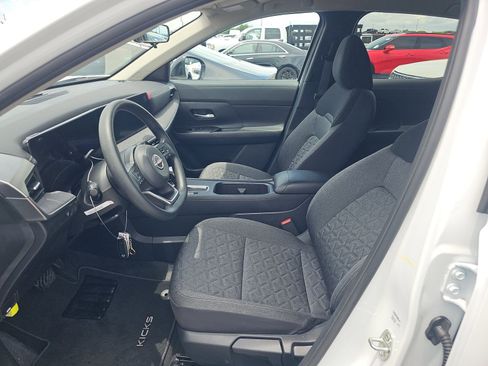 Used 2026 Nissan Kicks SV FWD image 7