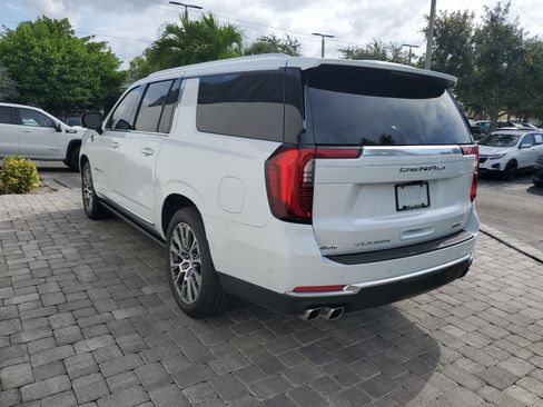 Used 2026 GMC Yukon XL Denali w/ Sun & Power Step Package RWD image 4