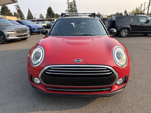 Used 2019 MINI Cooper Clubman ALL4 w/ Premium Package AWD/4WD image 11