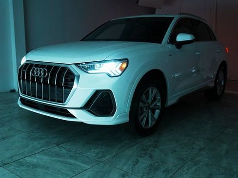 Used 2025 Audi Q3 2.0T Premium image 36