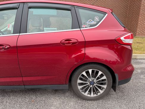 Used 2017 Ford C-MAX Energi Titanium w/ Equipment Group 501A image 6