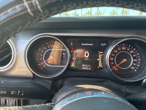 Used 2019 Jeep Wrangler Unlimited Sahara image 13