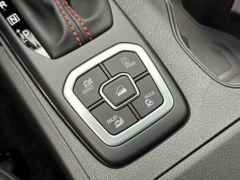 New 2026 Nissan Frontier PRO-4X w/ Pro Premium Package AWD/4WD image 32