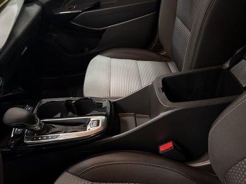 Certified 2024 Chevrolet Trax LT FWD image 21