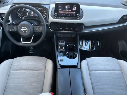 Used 2023 Nissan Rogue SV FWD image 29