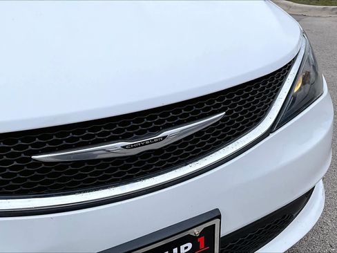 Used 2021 Chrysler Voyager Lxi image 29