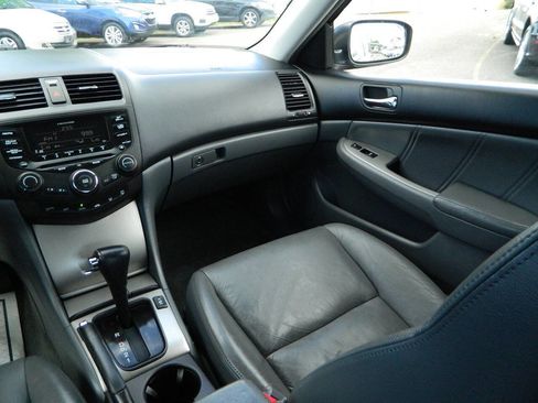 Used 2004 Honda Accord EX image 17