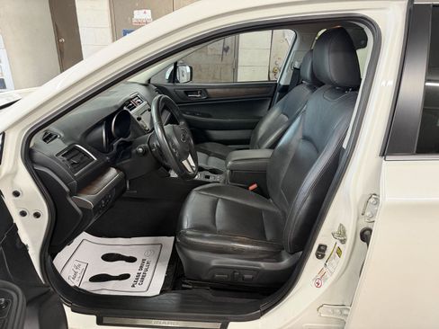 Used 2016 Subaru Outback 3.6R Limited AWD/4WD image 12