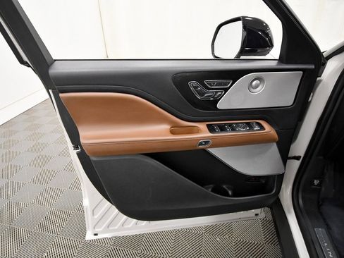 Used 2020 Lincoln Aviator Reserve w/ Equipment Group 202A image 13