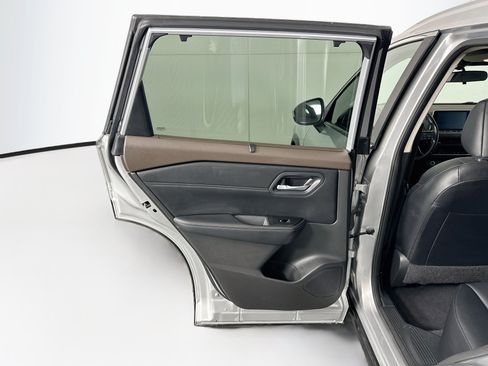 Used 2023 Nissan Rogue SV w/ SV Premium B Package FWD image 27