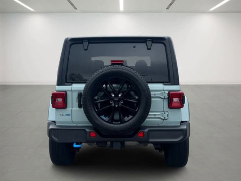 Used 2023 Jeep Wrangler Sahara w/ Cold Weather Group image 5