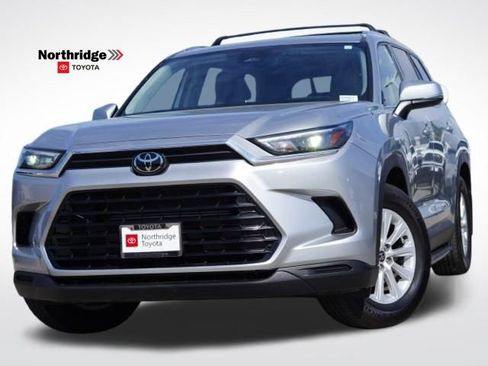 Used 2024 Toyota Grand Highlander XLE image 1