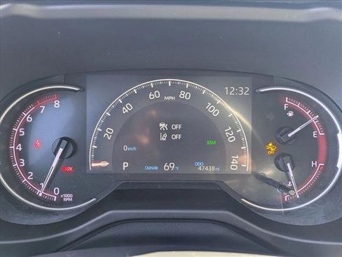 Used 2024 Toyota RAV4 XLE image 11