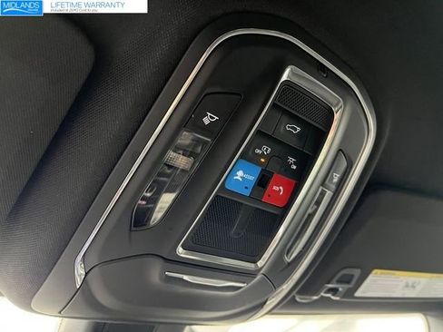 Used 2024 Jeep Grand Cherokee L Laredo image 46