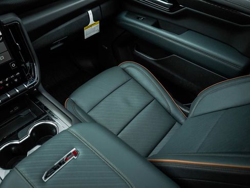 New 2026 GMC Yukon XL AT4 w/ AT4 Premium Package image 27