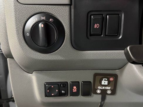 Used 2019 Nissan NV 3500 SL image 30