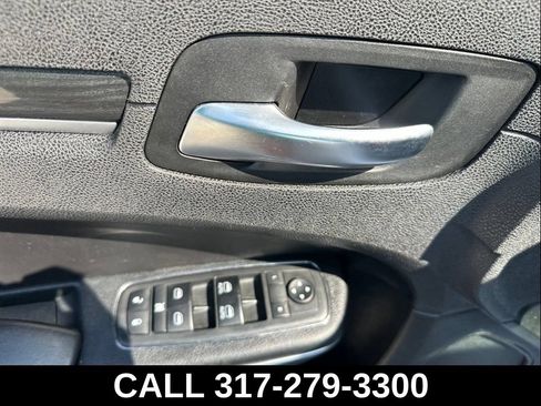 Used 2018 Chrysler 300 Touring w/ Chrome Appearance Package RWD image 13