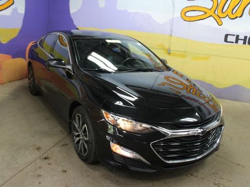 Used 2022 Chevrolet Malibu RS FWD image 2