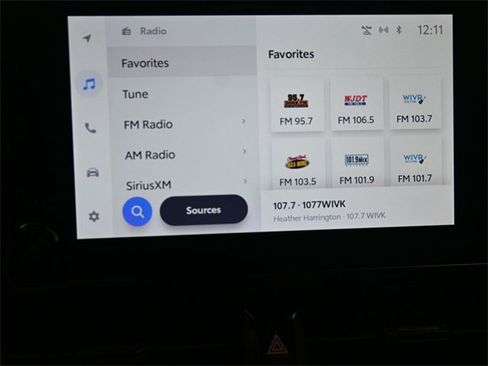 Used 2024 Toyota Corolla SE w/ SE Premium Package image 30