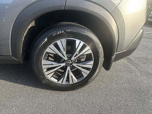 Certified 2023 Nissan Rogue SV w/ SV Premium B Package FWD image 10