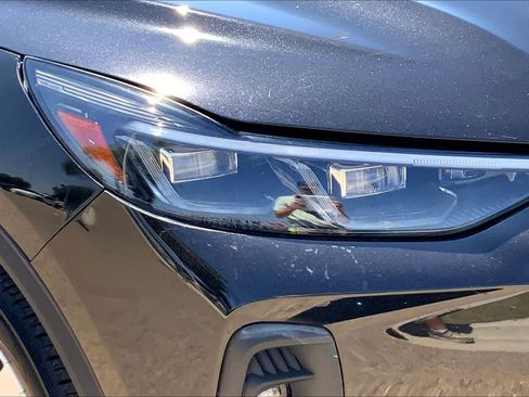 Certified 2025 Ford Escape Platinum AWD/4WD image 28