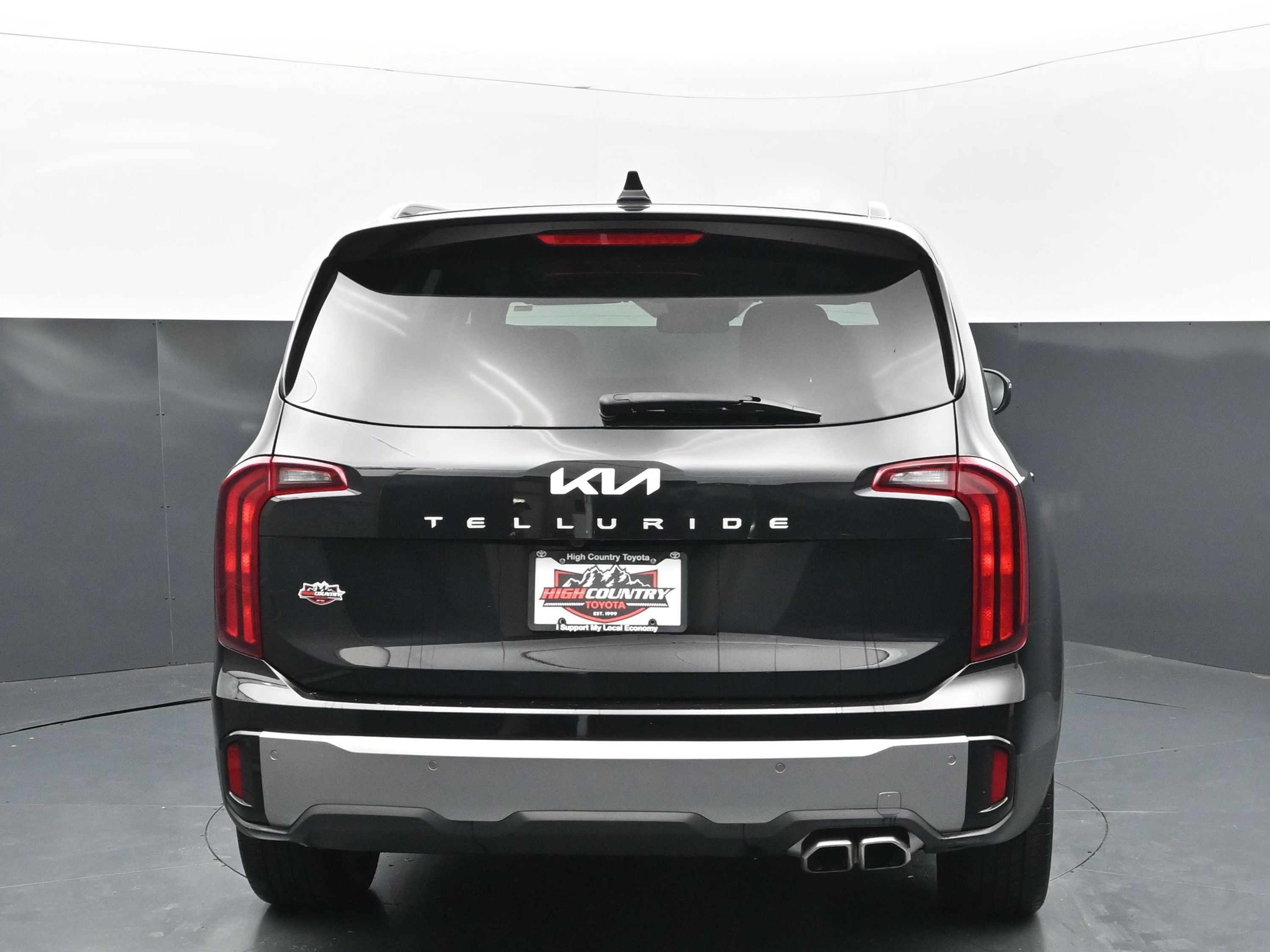 Used 2025 Kia Telluride S FWD image 5