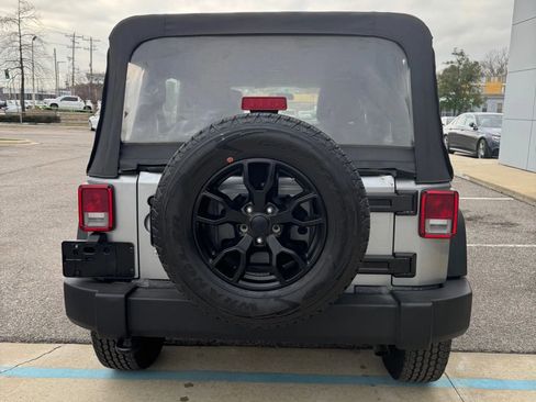 Used 2017 Jeep Wrangler Unlimited Sport image 4