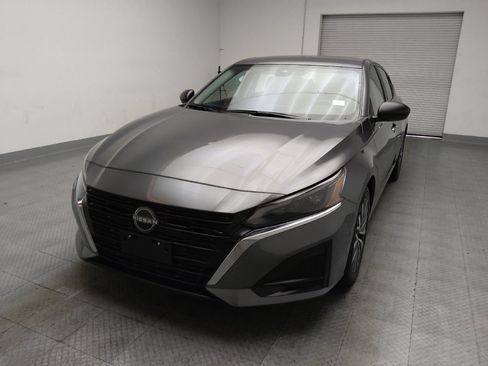 Used 2025 Nissan Altima 2.5 SV FWD image 15
