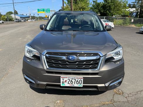 Used 2017 Subaru Forester 2.5i Touring AWD/4WD image 9