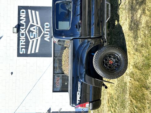 Used 2015 Toyota Tacoma 4x4 Double Cab w/ TRD Sport Package image 6