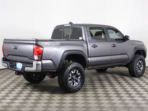 Used 2016 Toyota Tacoma TRD Off-Road w/ Towing Package AWD/4WD image 7