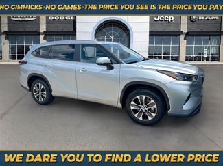 Used 2024 Toyota Highlander XLE FWD video 1