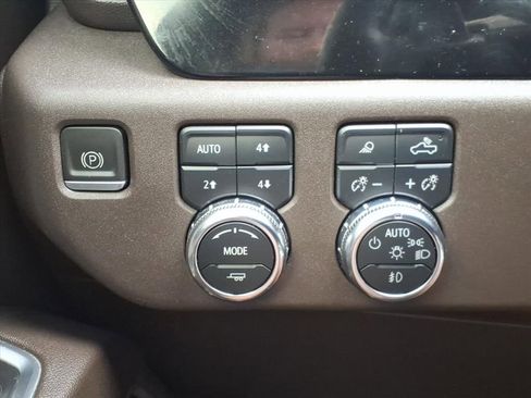 Used 2023 GMC Sierra 1500 SLT w/ SLT Premium Package AWD/4WD image 21