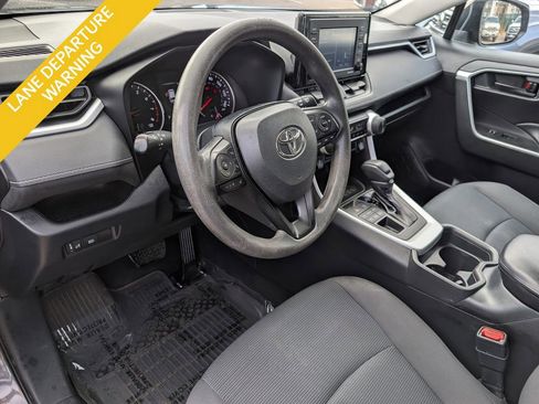Used 2020 Toyota RAV4 LE image 7