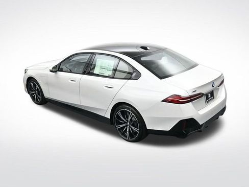 New 2026 BMW 550e xDrive image 26