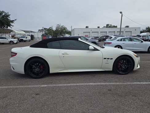 Used 2018 Maserati GranTurismo Sport image 3