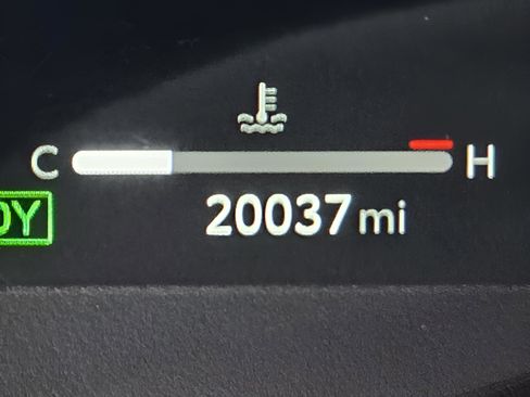 Certified 2025 Toyota Sienna XSE image 23