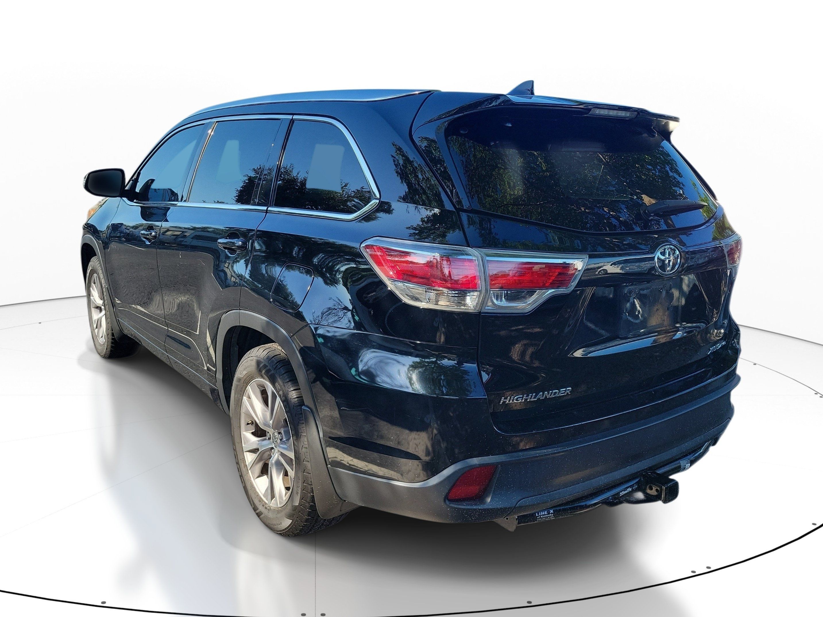 Used 2015 Toyota Highlander XLE AWD/4WD image 6