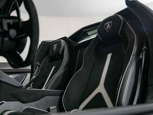 Used 2016 Lamborghini Aventador LP 750-4 Superveloce AWD/4WD image 15