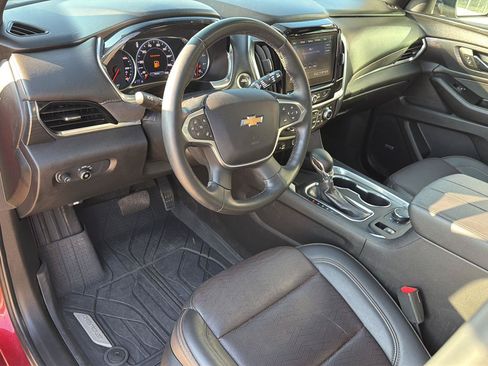 Used 2023 Chevrolet Traverse High Country AWD/4WD image 18
