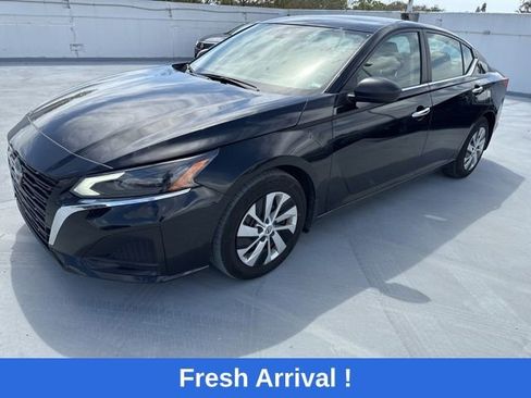 Used 2024 Nissan Altima 2.5 S image 1