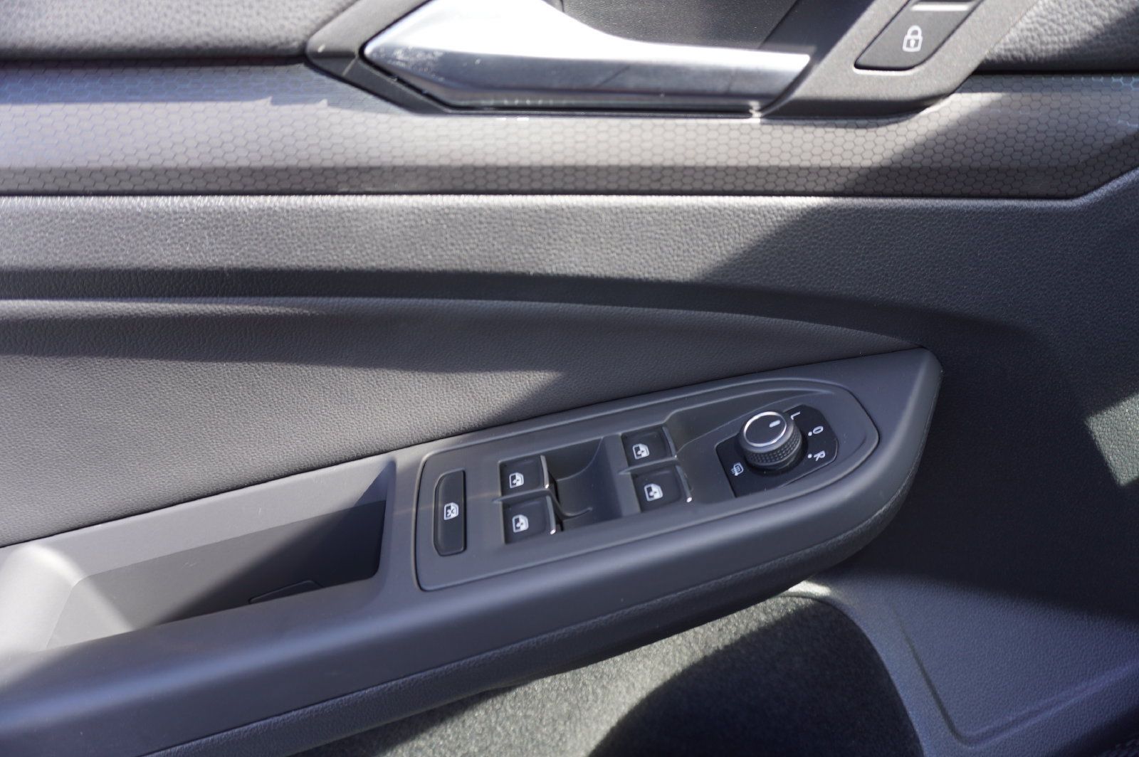 Used 2023 Volkswagen GTI SE FWD image 13