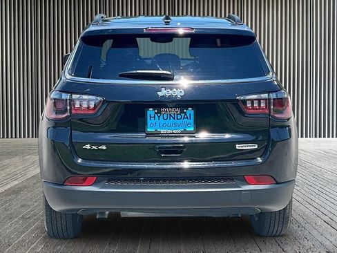 Used 2025 Jeep Compass Latitude AWD/4WD image 5