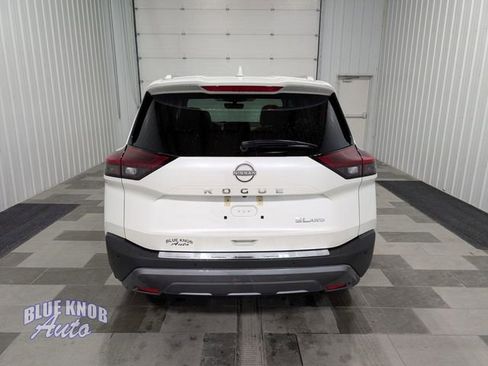 Used 2023 Nissan Rogue SL w/ SL Premium Package image 3