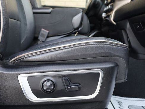 Used 2019 RAM 1500 Laramie AWD/4WD image 22