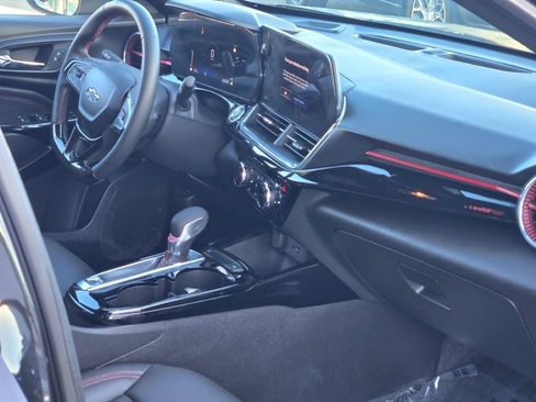 Used 2024 Chevrolet Trax RS image 6