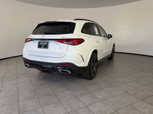 Used 2024 Mercedes-Benz GLC 300 4MATIC image 9